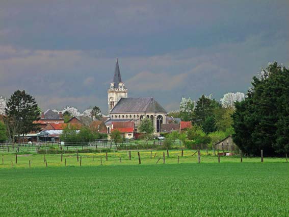 église de Méry-la-Bataille, vue cimetière militaire